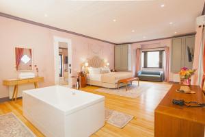 Aubrey Hotel Boutique