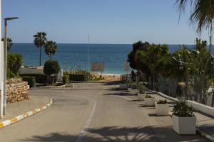 Cozy 2BR Apartment in Albufeira with Balcony, by Hopstays