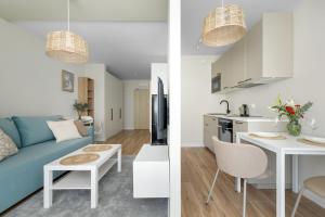 Szczecin Bronowicka Chic Studio by BookingHost