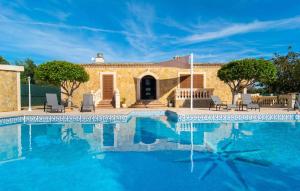 Amazing Home In Capdepera
