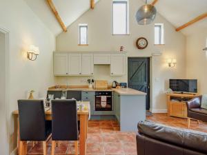 2 Bed in Saffron Walden oc-44026