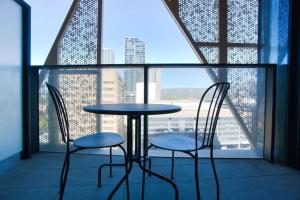 Modern Central 1BR Apt in Rundle Mall w Gym
