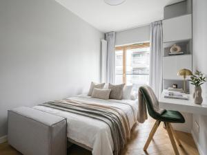 Golden Apartments Warsaw - Luxury 2-Bedroom, Mennica Residence&166