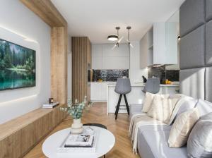 Golden Apartments Warsaw - Luxury 2-Bedroom, Mennica Residence&166