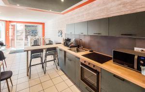 3 Bedroom Cozy Apartment In Bray-Dunes