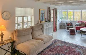 2 Bedroom Cozy Home In Væggerløse
