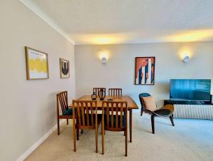 Surbiton Gem 5 Min to Station & Free Parking
