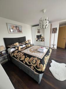 James Clow Bed & Breakfast & Apartments