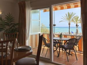 La Caracola III BeachFront & City Center Apartment