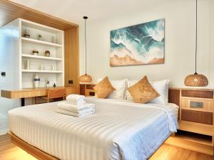 Stylish Condo at Wyndham Garden with Pool, Gym & Sauna