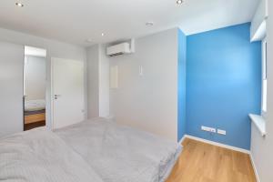 Burgblick Apartment Schieferblau