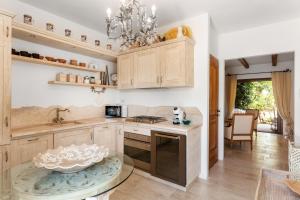 PORTO CERVO - Elegante villetta con giardino e parcheggio