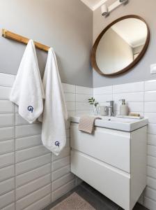 Urban Chic & Great Location & Modern Studio Apartment - #O3