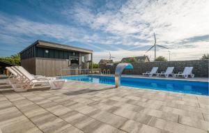 Awesome Home In Darlowo With Sauna