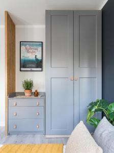 Urban Chic & Great Location & Modern Studio Apartment - #O4