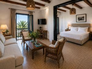 Poseidon Suites By Panos