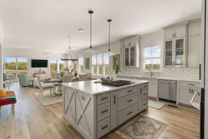 134 Compass Point