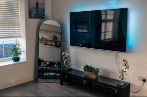 Urban View Apartment - Sleeps 6
