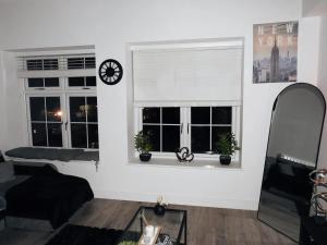 Urban View Apartment - Sleeps 6