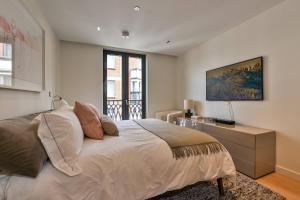 Luxury two bedrooms apartment