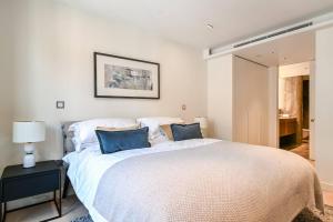 Luxury two bedrooms apartment