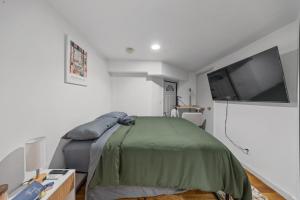 Double Room with shared bathroom in Times Square