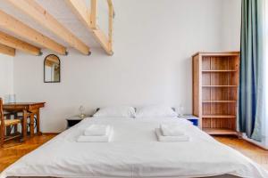 Family 2BDR apartment in Historical Vinohrady