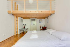 Family 2BDR apartment in Historical Vinohrady