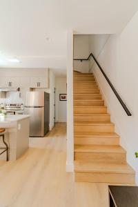 Modern 2BR Coach House, West Van- New Construction