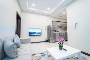 Elegant One-Bedroom Apartment O20