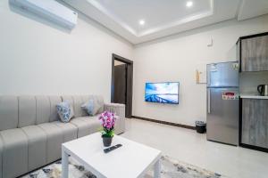 Elegant One-Bedroom Apartment O20
