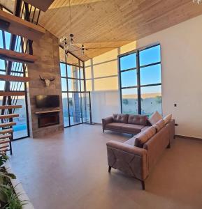Yolandas Luxury Villa with Private Pool