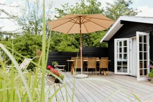 Renovated House With Charm And Outdoor Shower