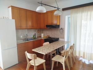 2 Bedroom Apartment -180m Beach -StarlinkWiFi -Balcony