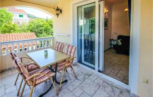 1 Bedroom Nice Apartment In Barbat