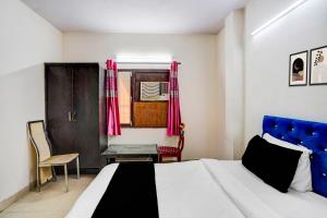 Hotel O Royal Palace