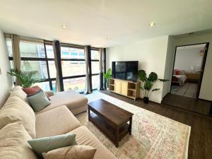 Luxurious 2 Story Penthouse Suite - Steps to Roma and Reforma