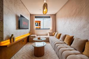 Elite Garden Luxury 2 Bedroom Apartment Premium and Quiet