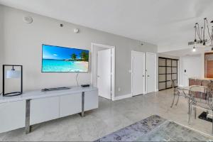 Luxury 2 bed 1 bath W residences brickell