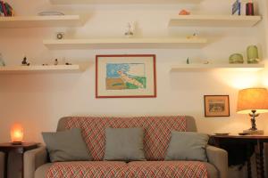 AD HOMES - Central Chiaia Flat