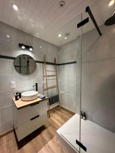 Superbe appartement en rez-de-jardin avec vue mer