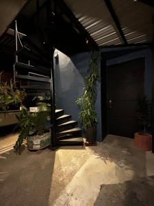 Balcony View Apartments with Fast WiFi near Subway
