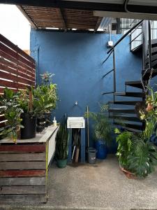 Balcony View Apartments with Fast WiFi near Subway