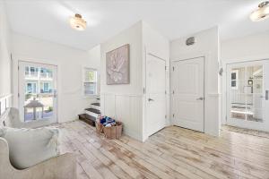 Coastal Hideaway 230 BE