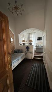 Summertime Suites