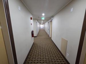 Woodstock Inn & Suites - Restaurant & Pool Exit 188