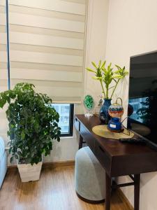 Full-house 2 bedroom apt in Vinhomes Greenbay near Marriot hotel