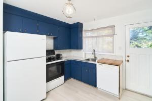 Charming 4-Bedroom Retreat in the Heart of Moncton