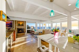 Amazing Ocean Views Walk To Beach Great Reviews