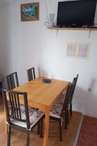 Apartments with parking space Vir - Kozjak, Vir - 25537